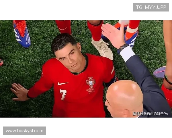 C罗世界杯失利背后的荣耀与遗憾交织的传奇篇章与时代告别的悲情瞬间 C罗世界杯失利背后的荣耀与遗憾交织的传奇篇章与时代告别的悲情瞬间